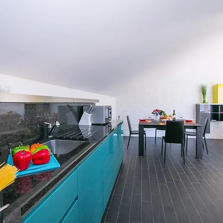 דירה Colonno Penthouse סלה קומצ'ינה