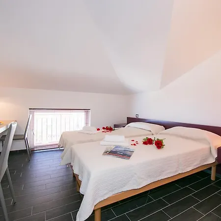 Colonno Penthouse דירה סלה קומצ'ינה